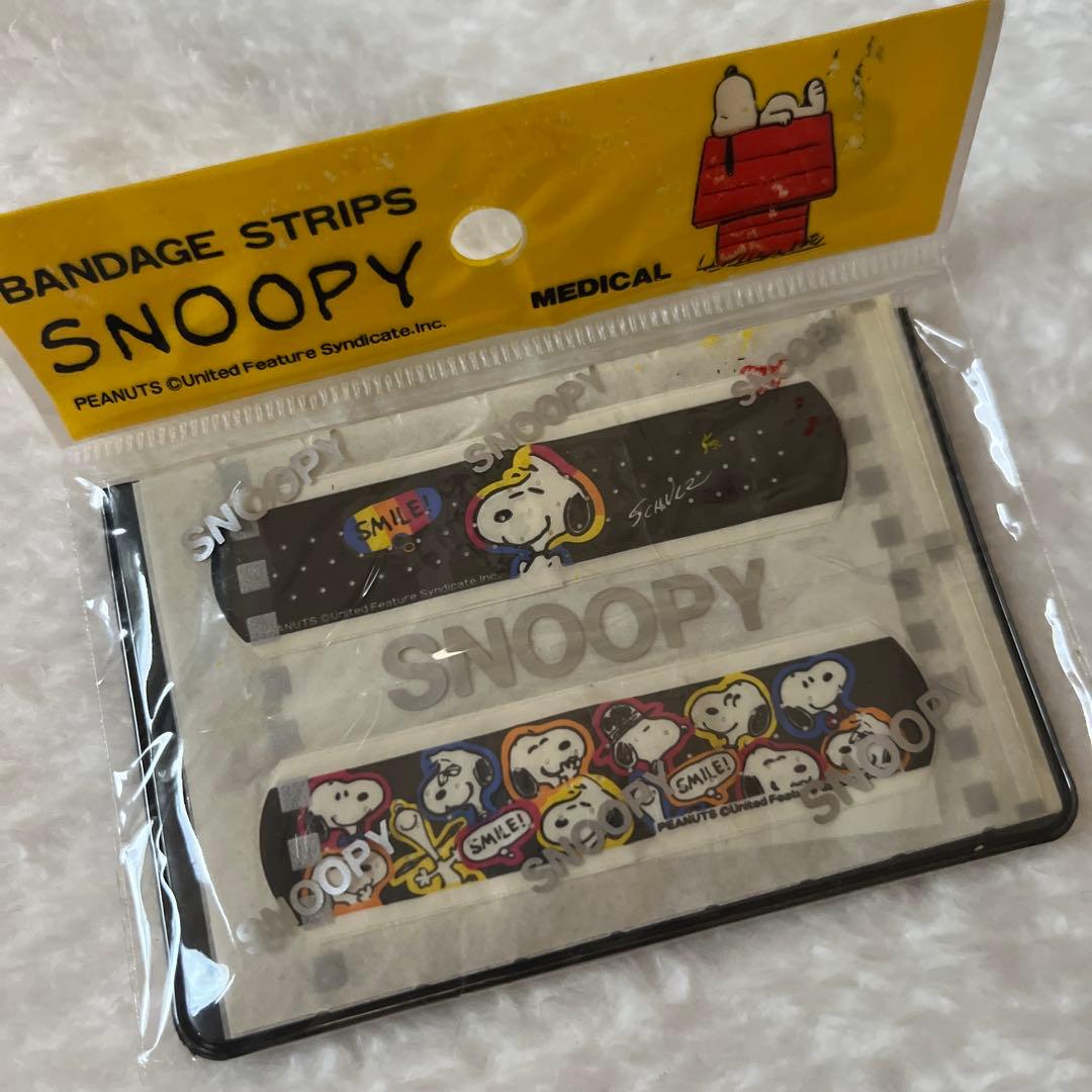 昭和レトロ　SNOOPY スヌーピー　絆創膏 クリアケース入り【激レア】