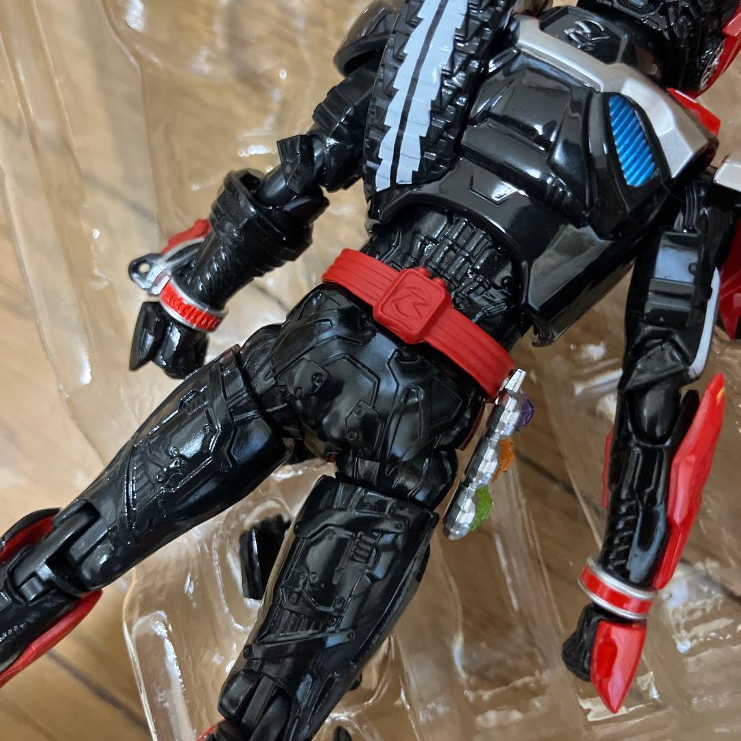 フィギュアーツ　仮面ライダー　ドライブ　タイプトライドロン　ガヴ　トライドロン
