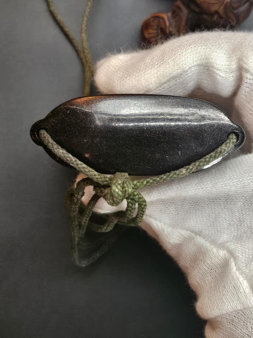 金箔装飾の漆器印籠