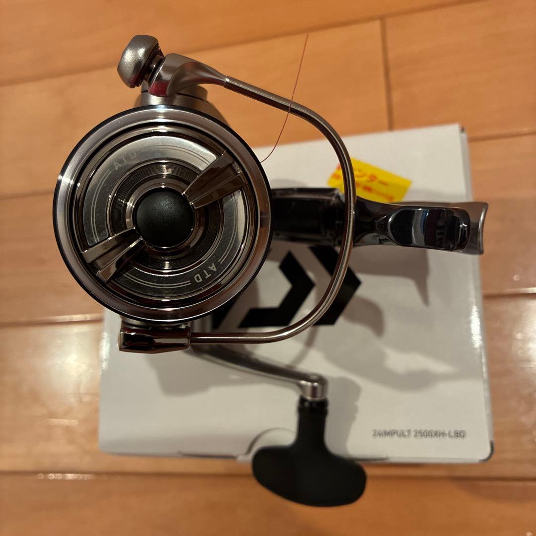24インパルト2500XH-LBD スピニングリール リールケース付き