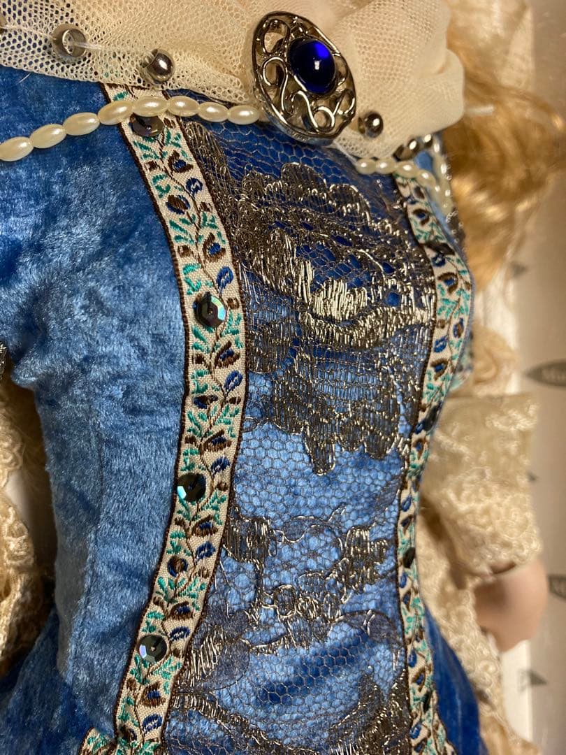 フランスムンデイ社限定ビスクドール