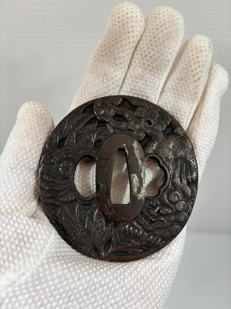 鍔(つば)　鉄製　透かし　日本刀　一貫斎　アンティーク