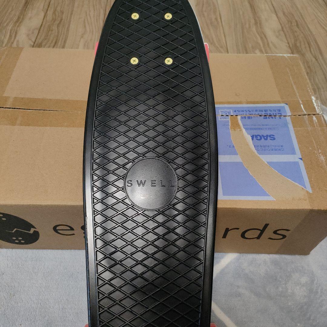 SWELL スケートボード ブラックデッキ 魚デザイン