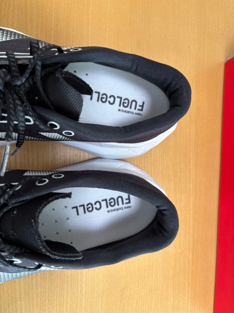 ニューバランス　フューエルセルレベルV4