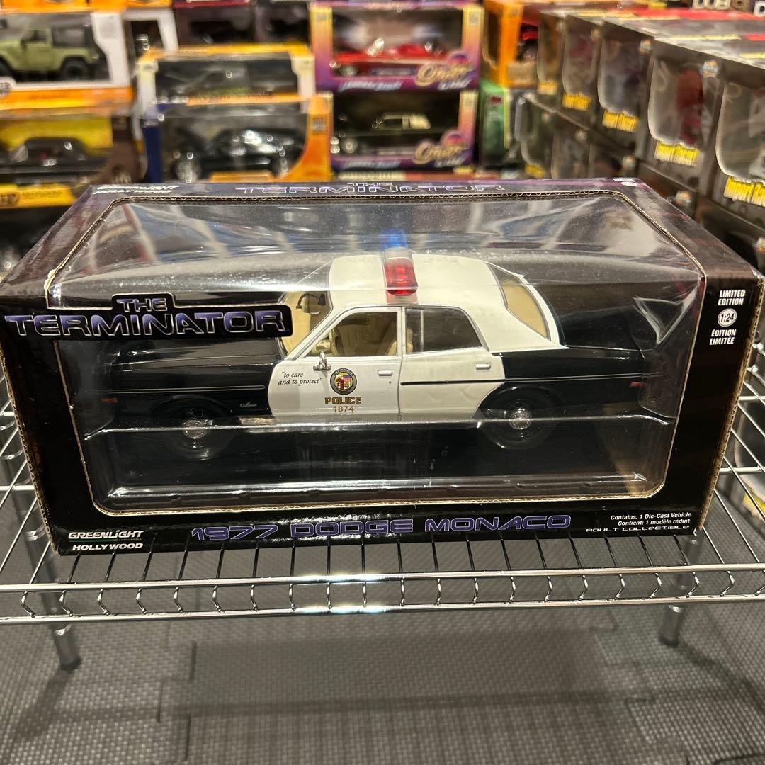 グリーンライト ターミネーター 1977 DODGE MONACO ミニカー