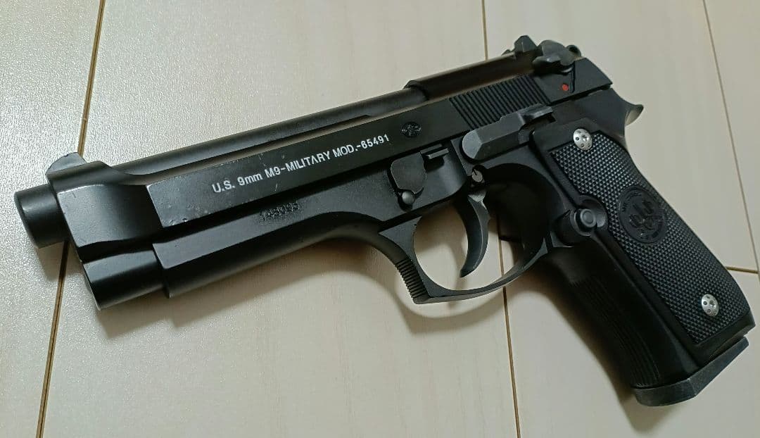 【中古品】東京マルイ ガスガン「U.S. M9ピストル」（星型スクリュー）」