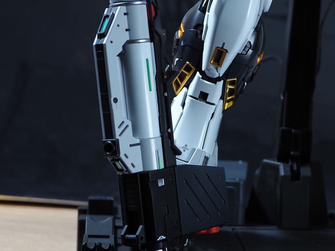 PG UNLEASHED 1/60 νガンダム　全塗装　完成品　uvカット　2