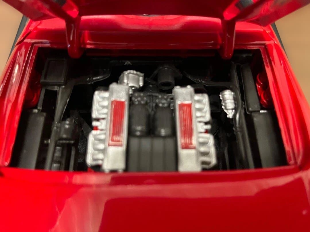 Revell 1:18 Pininfarina Mythos レッド