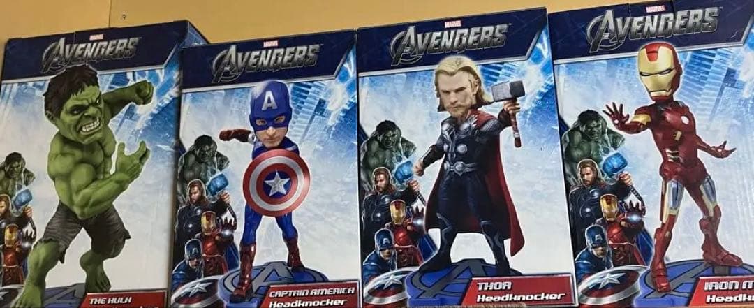 入手困難　美品　アベンジャーズ フィギュア　4体セット