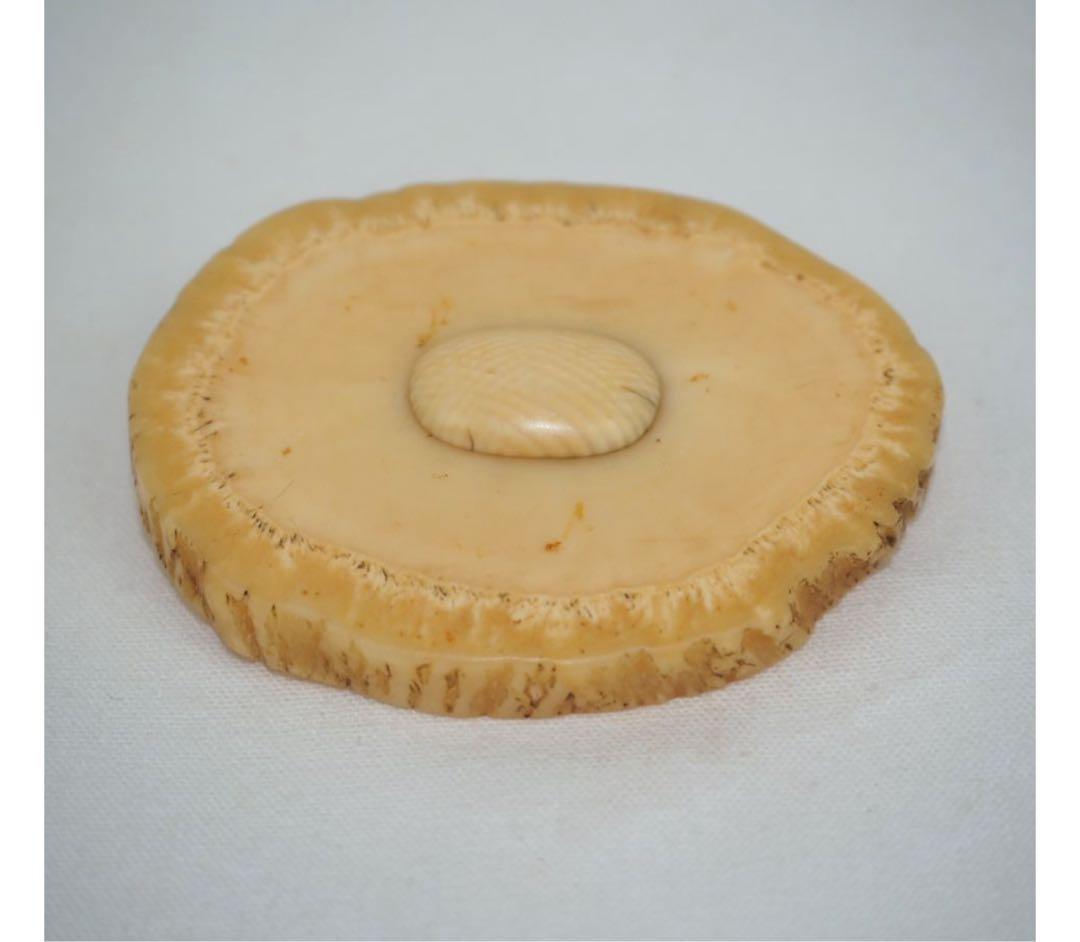 送料無料　時代物　一角提げ物　根付　饅頭　29g