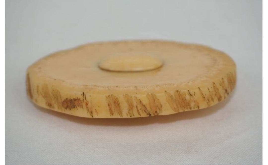 送料無料　時代物　一角提げ物　根付　饅頭　29g