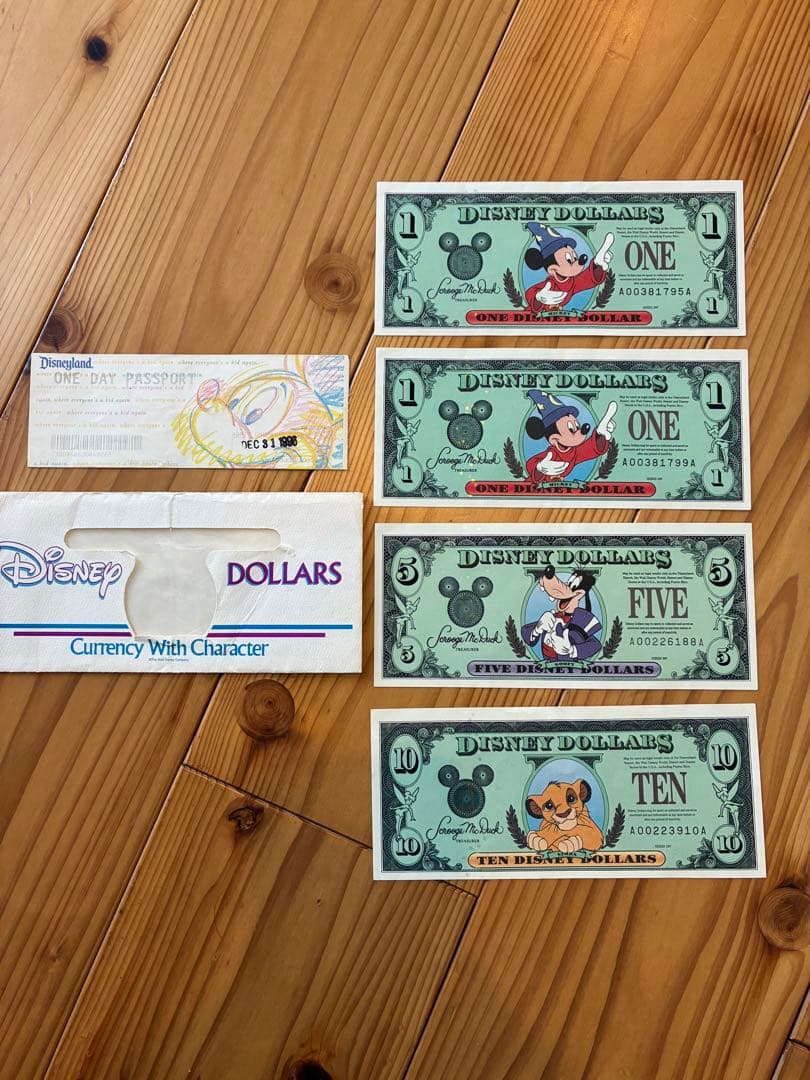 ディズニーダラー　Disney Dollars 4枚セット