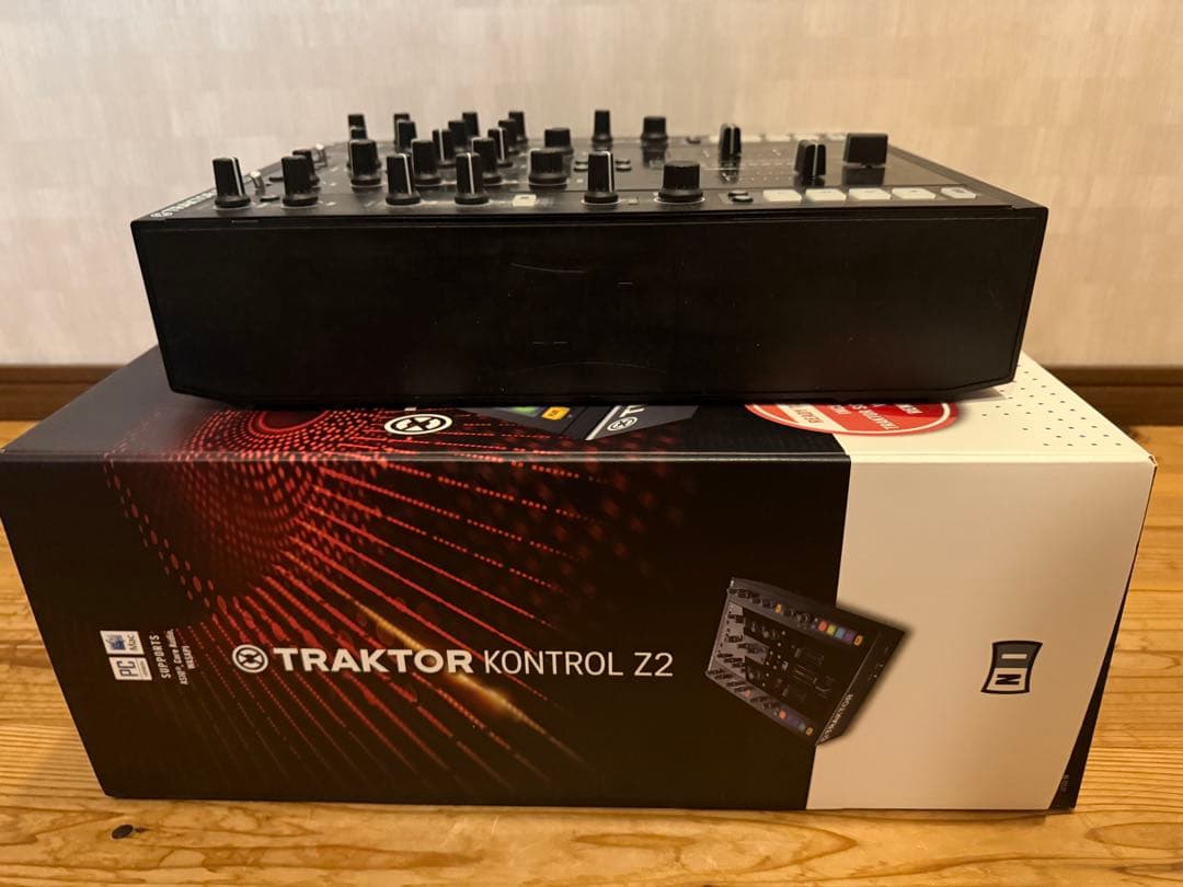 DJ機材 NATIVE INSTRUMENTS TRAKTOR KONTROL Z2