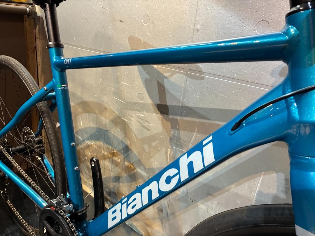 E15 クロスバイク Bianchi ROMA3 油圧式ディスク 500mm