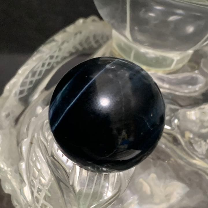 天然水晶　クリスタル　観音菩薩像　龍頭観音　台座付　クオーツ　仏教美術　オブジェ