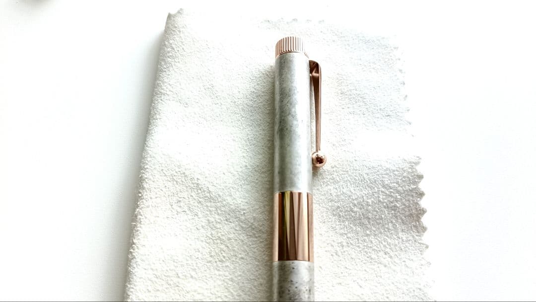 Romeo No.3 斑紋純銀色 / アプリコットゴールド 細軸