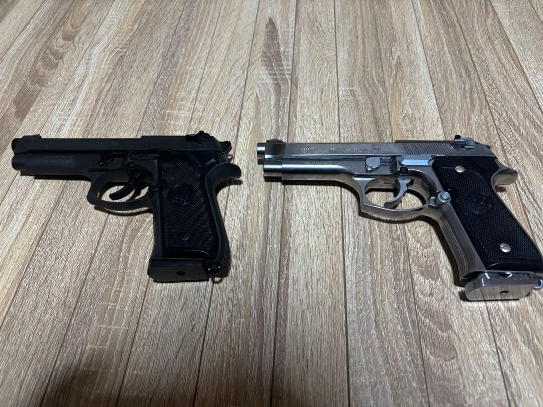 マルシン　モデルガン　ベレッタ92 2丁セット（シルバー、ブラック）