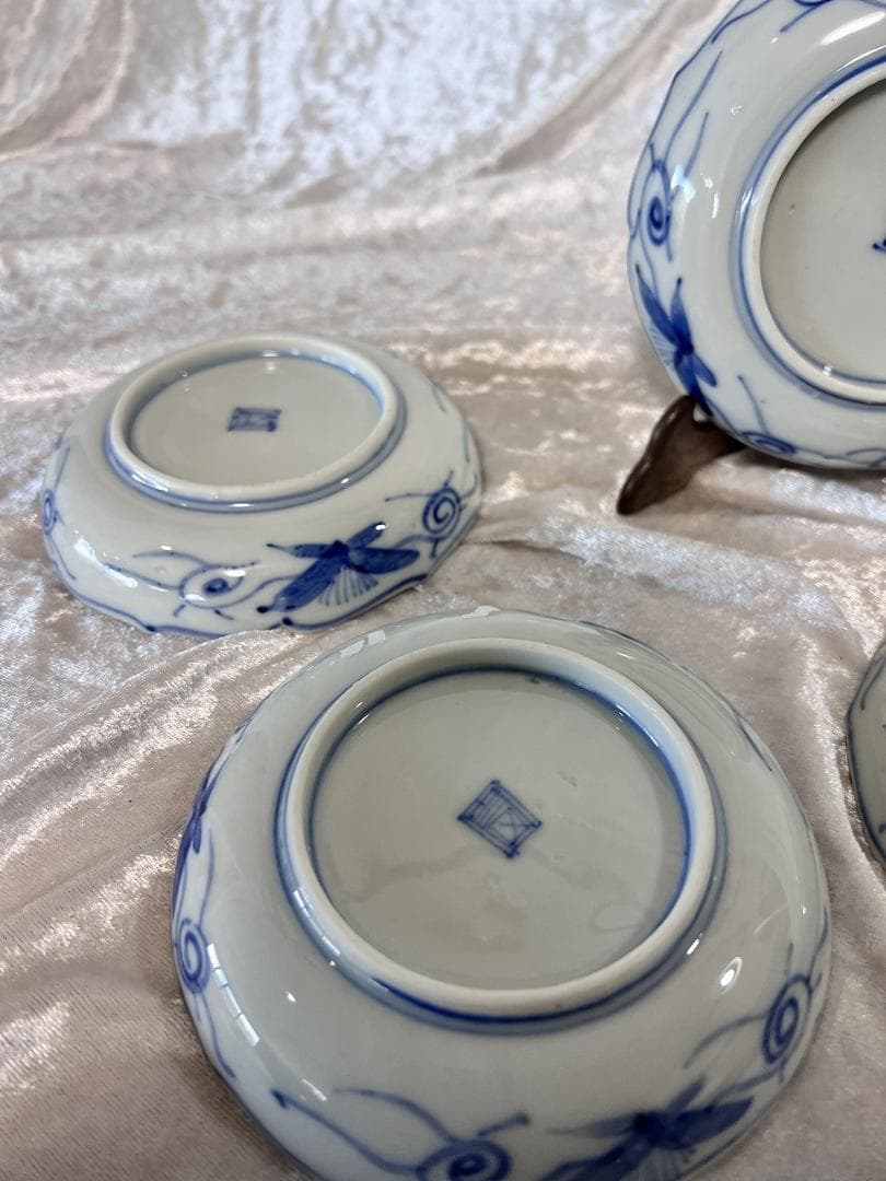 金彩色絵花草紋輪花小皿　伊万里焼　明治　４枚組