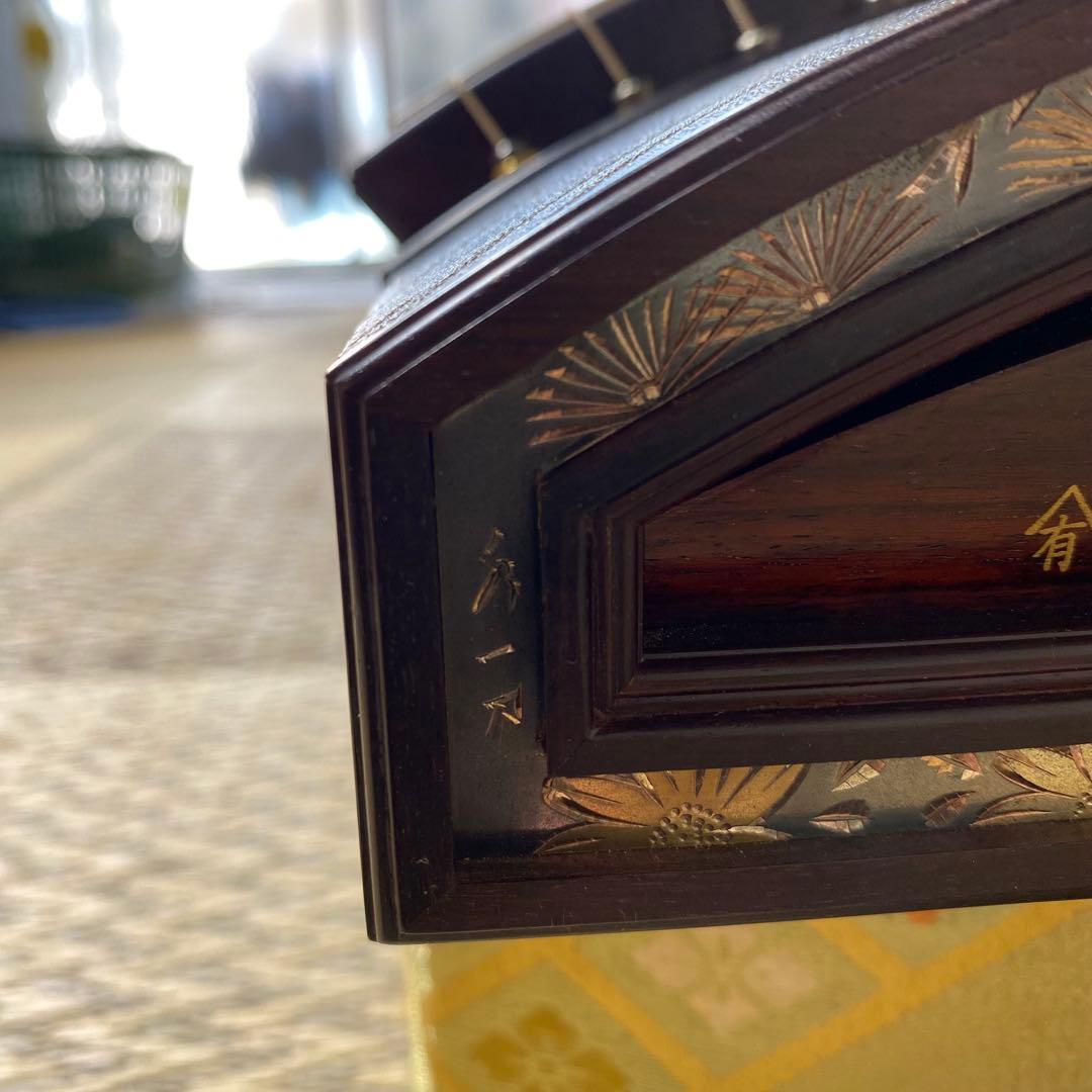 お琴　和楽器　くり甲　綾杉彫　【直接引き取り可能】 【送料込み条件有り】専用台付