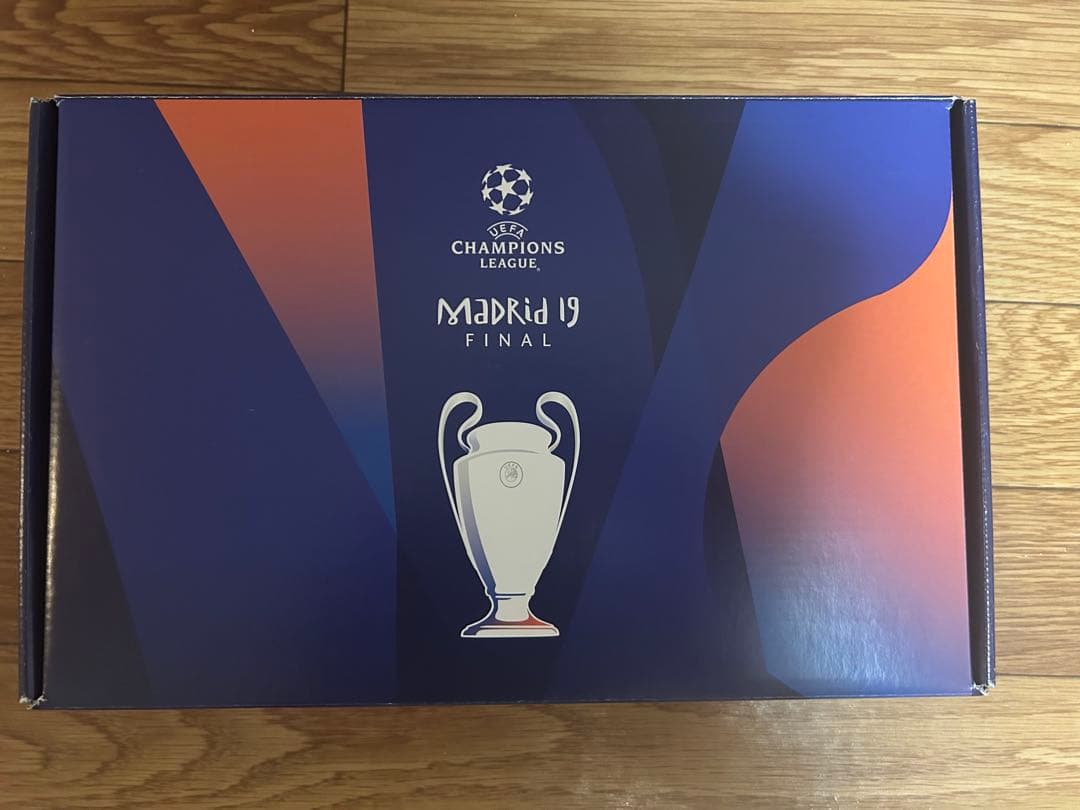 【非売品】UEFA CL Madrid19 Final ガラス皿&ピックセット