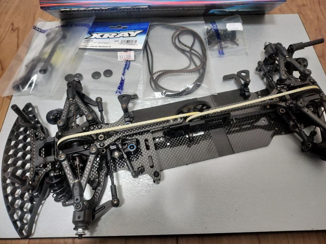 XRAY X4 2023 カーボンシャーシ