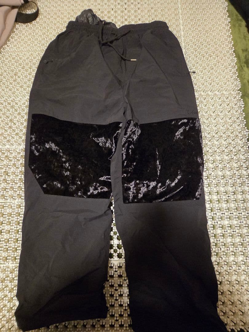 Libeliceのスノーパンツ ベロア黒