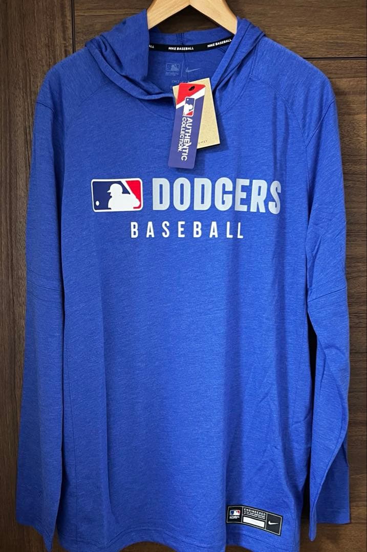 ドジャース オーセンティックフーディ サイズM 新品未使用タグ付