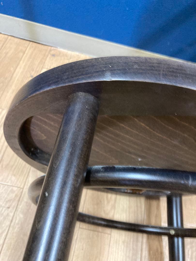 D 東ヨーロッパ　チェコ　椅子　チェア　アンティーク調　ヨーロピアン　木製　茶系