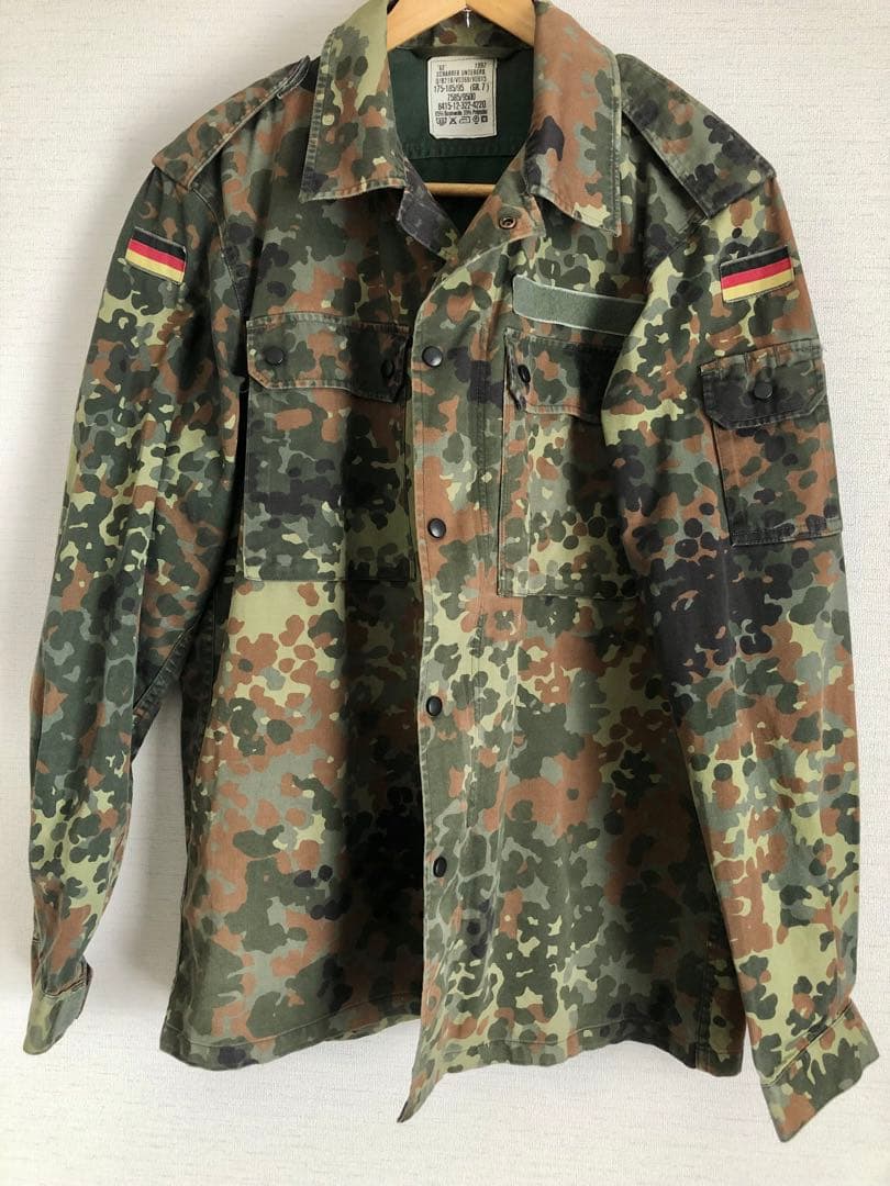 ￼★ドイツ軍放出品 NVA 野戦電話機 FF63S ★ドイツ軍迷彩服のおまけ付き