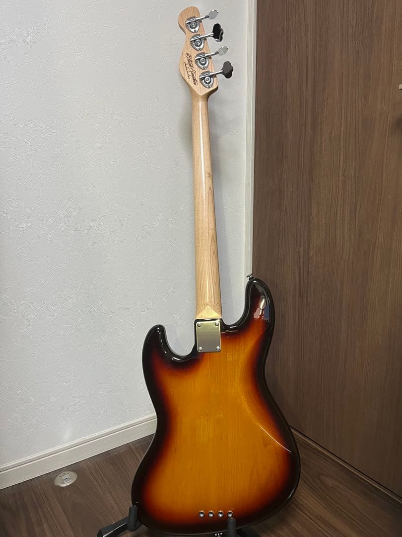 バンドが聞こえやすくなるベース　Black Smoker BETA J4