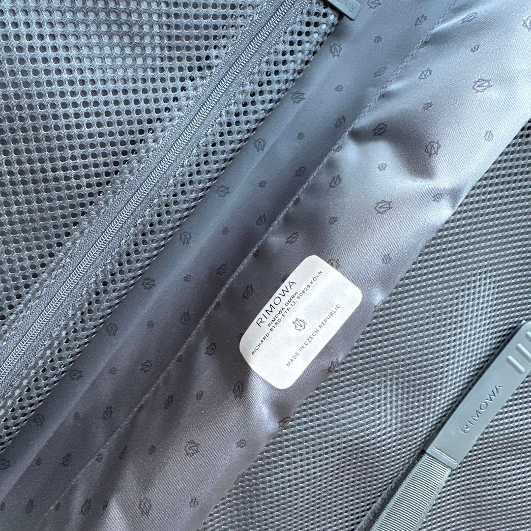 RIMOWA ESSENTIALキャビンS(ホワイト4輪)