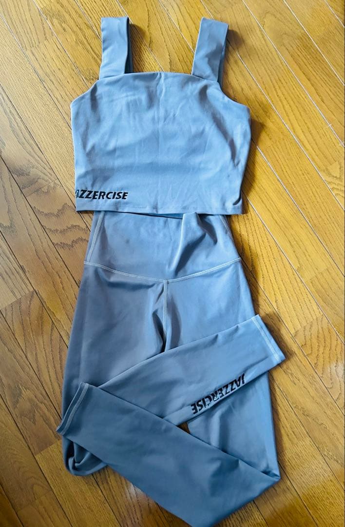 JAZZERCIZE スポーツウェアセット ベージュ