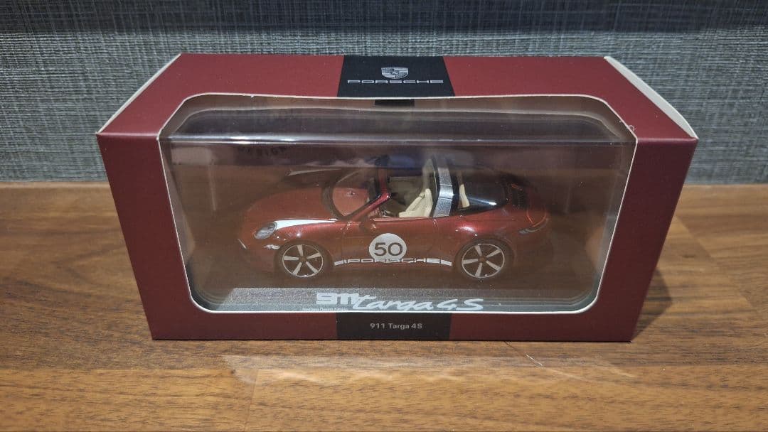 1/43 ポルシェ 911 targa4S ヘリテージエディション 992