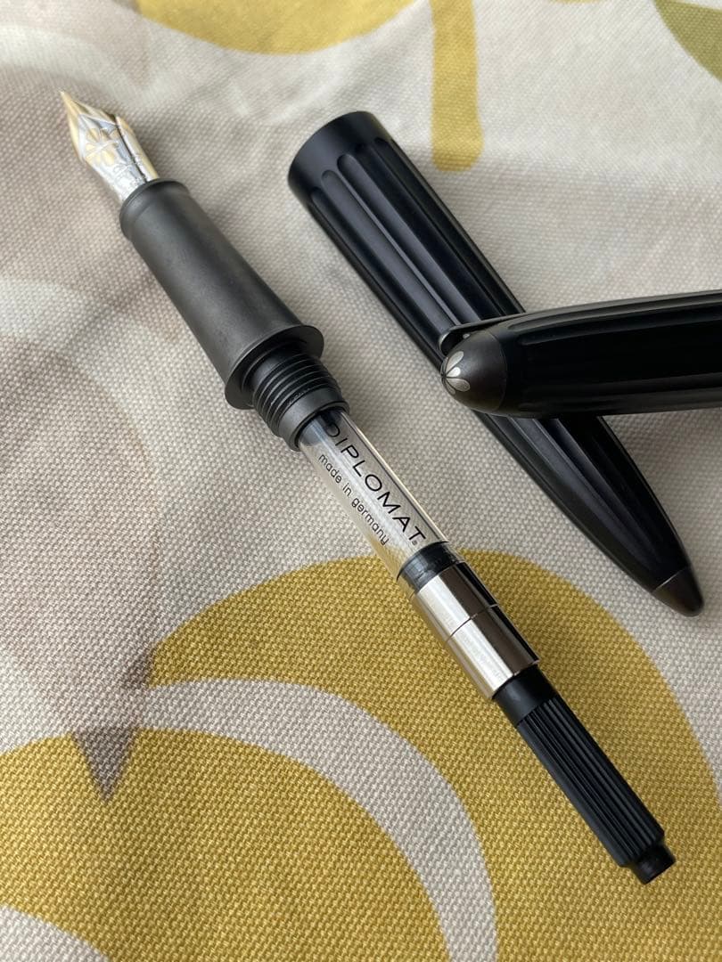 DIPLOMAT（ディプロマット）アエロ　ブラック