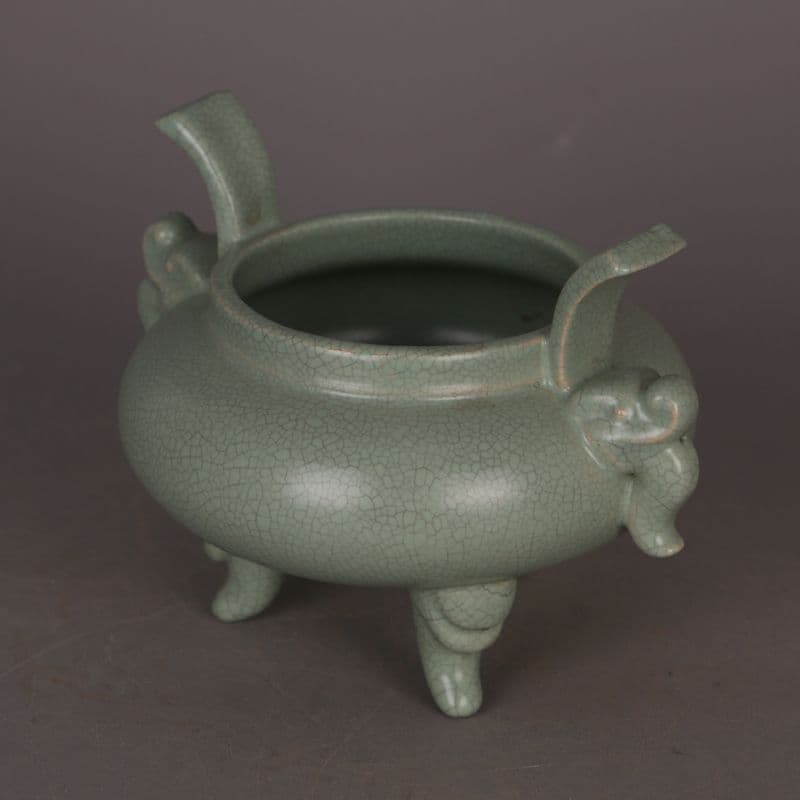 宋汝窯 青釉双耳竜頭三足香炉  景徳鎮 陶磁器 装飾品 現代工芸品 美術品 置物