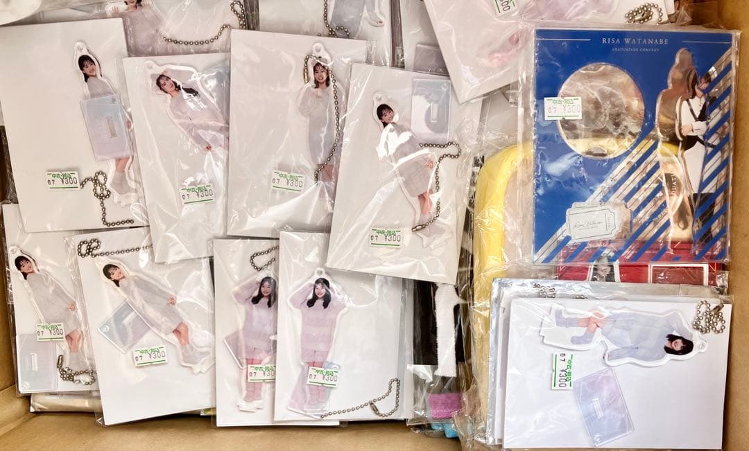 坂道グループなど秋元康プロデュースアイドルグッズ まとめ売り 【130個以上！】