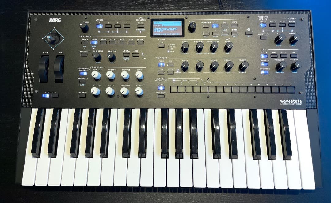 KORG wavestate シンセサイザー