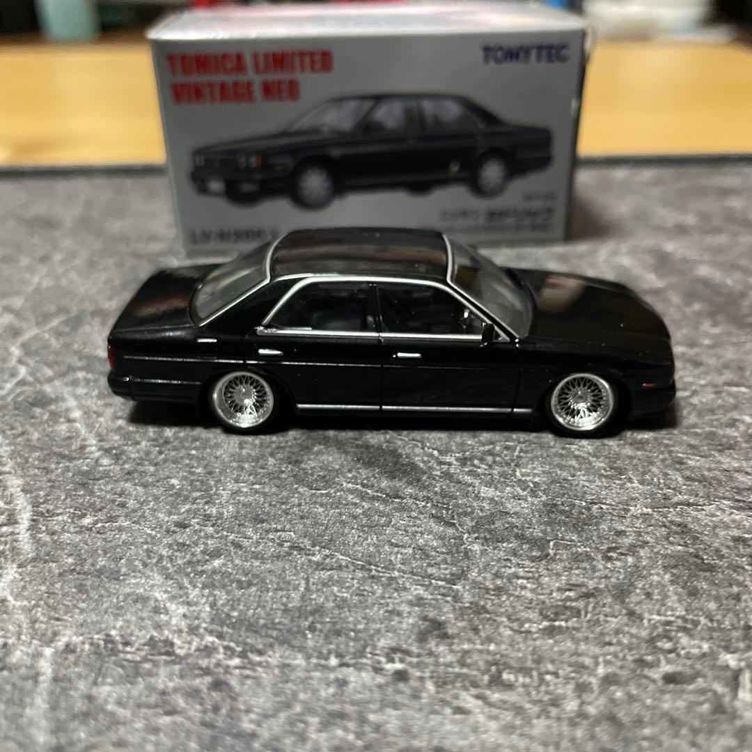 トミカリミテッド　セドリック　ミニカー