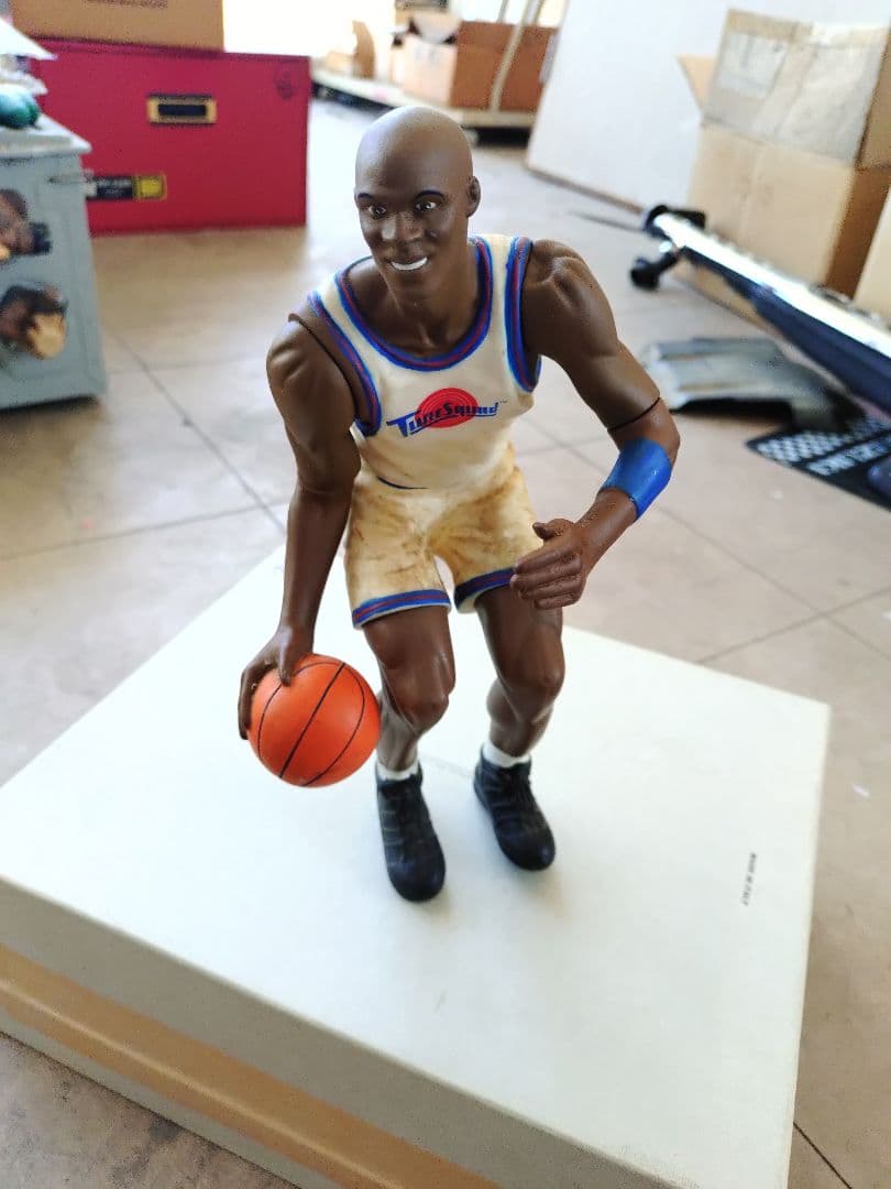 Michael Jordan フィギュア バスケットボール付き