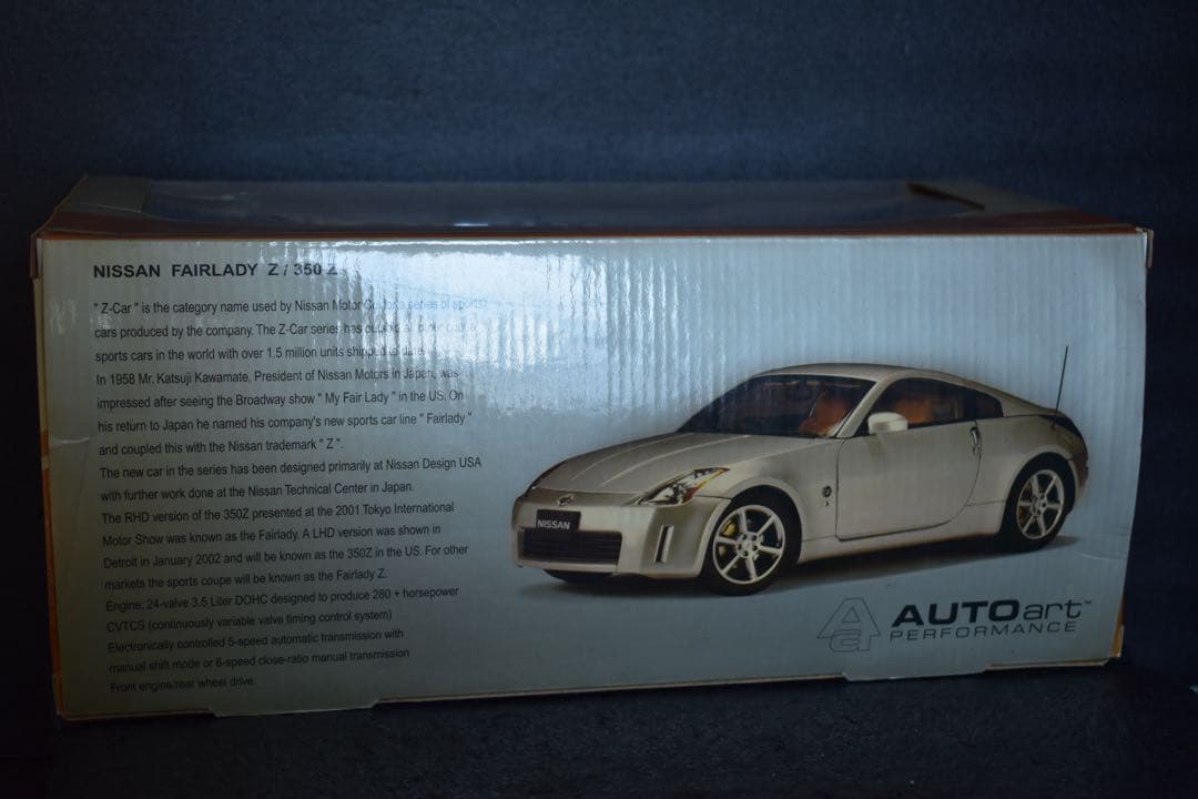 1/18 オートアート 日産 フェアレディZ Z33 350Z ミニカー