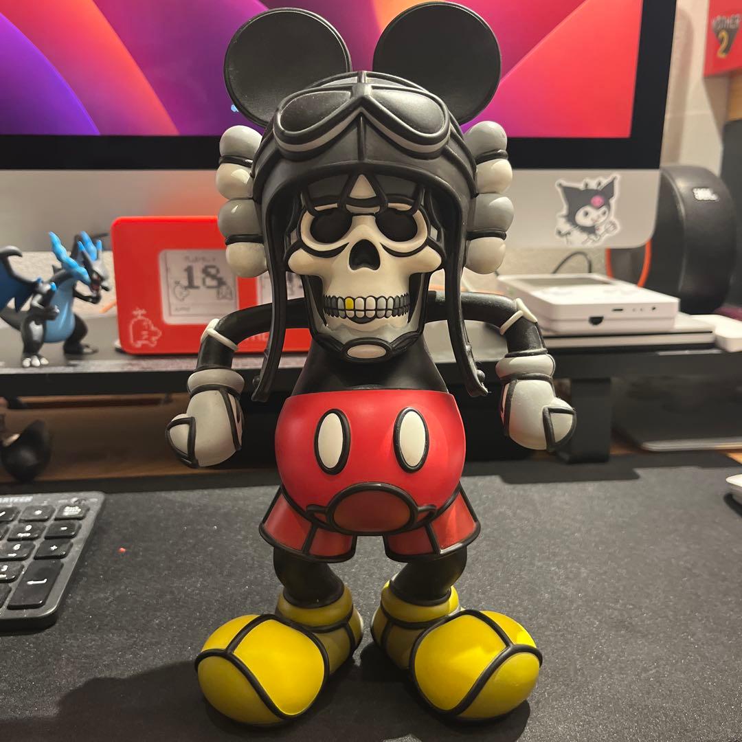 ヘルファイア　スカルミッキー　kaws