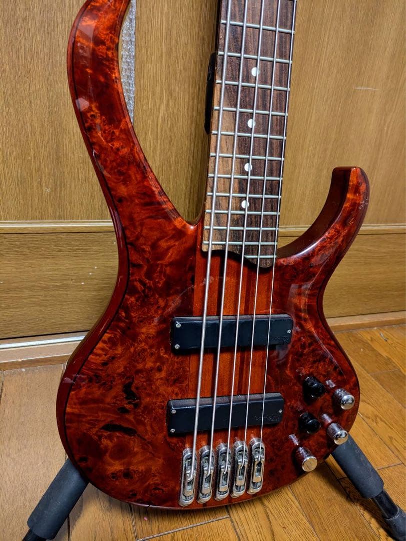 超絶木目個体　Ibanez BTB775PB CN 5弦ベース　スルーネック