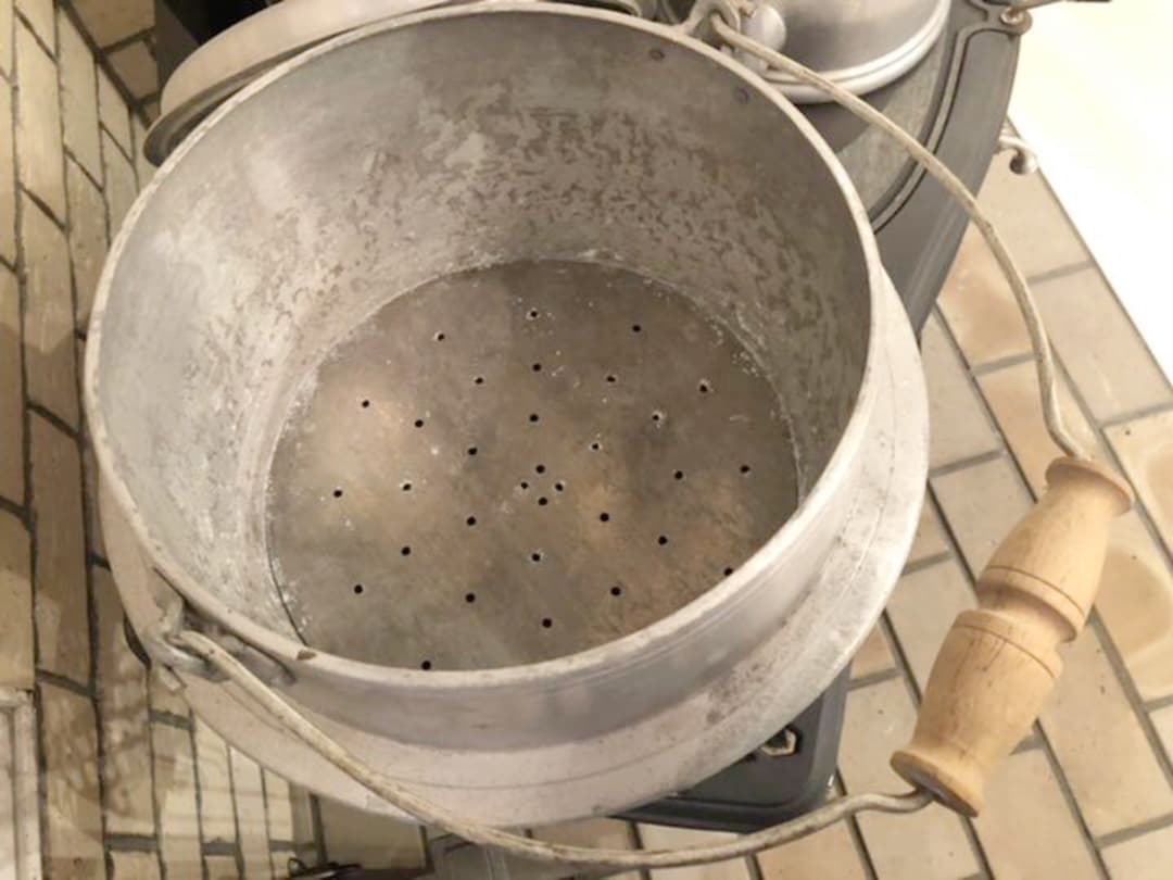 匿名配送メルカリ便　購入金額28,000持ち手や取っ手が可愛すぎる　蒸し器　お釜