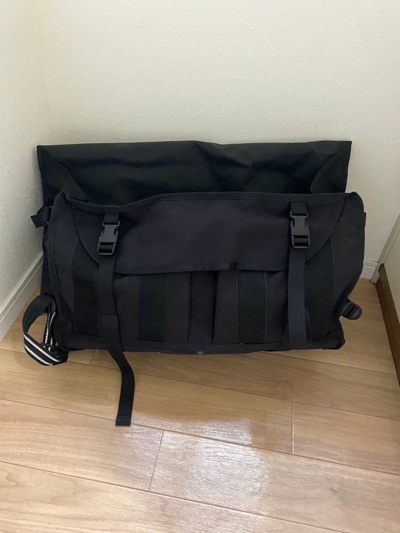 黒 メッセンジャーバッグ