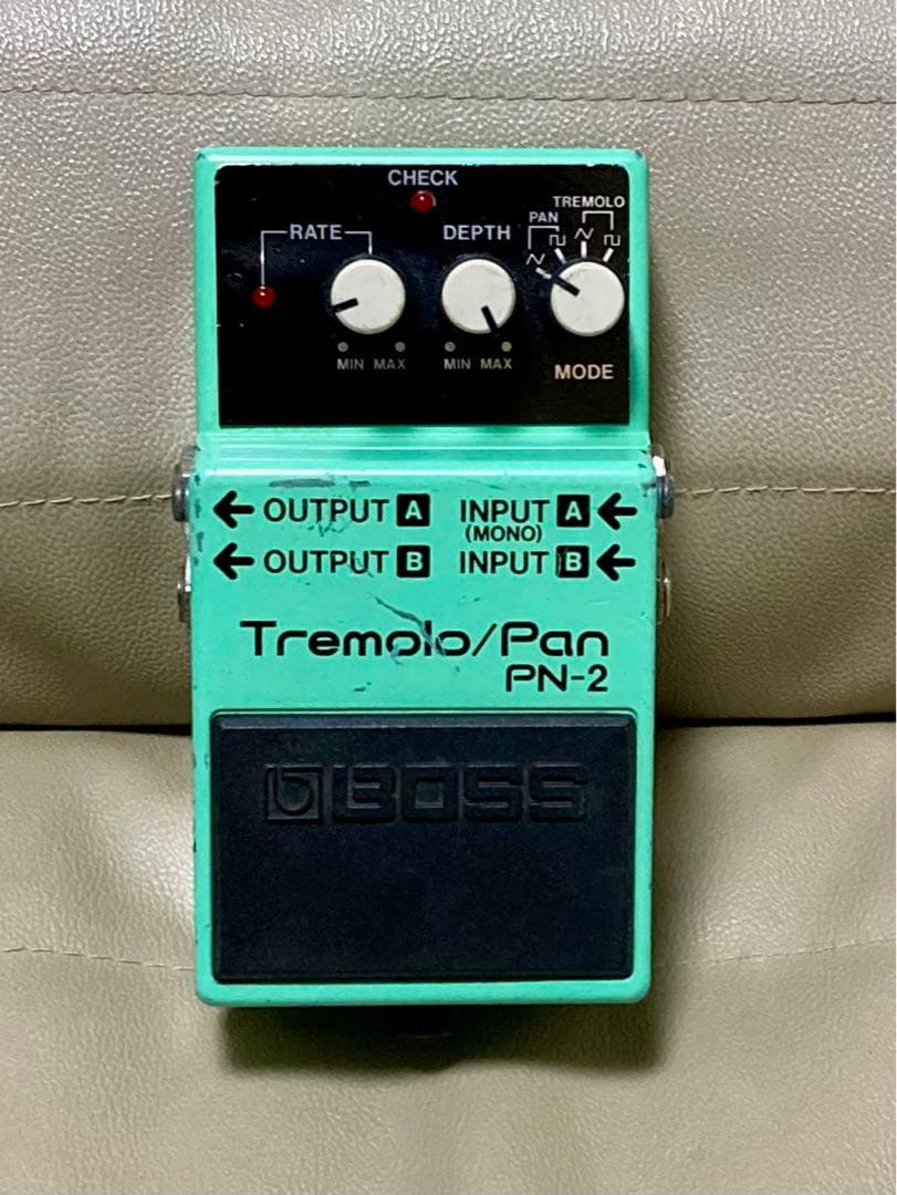 ギター BOSS Tremolo/Pan PN-2