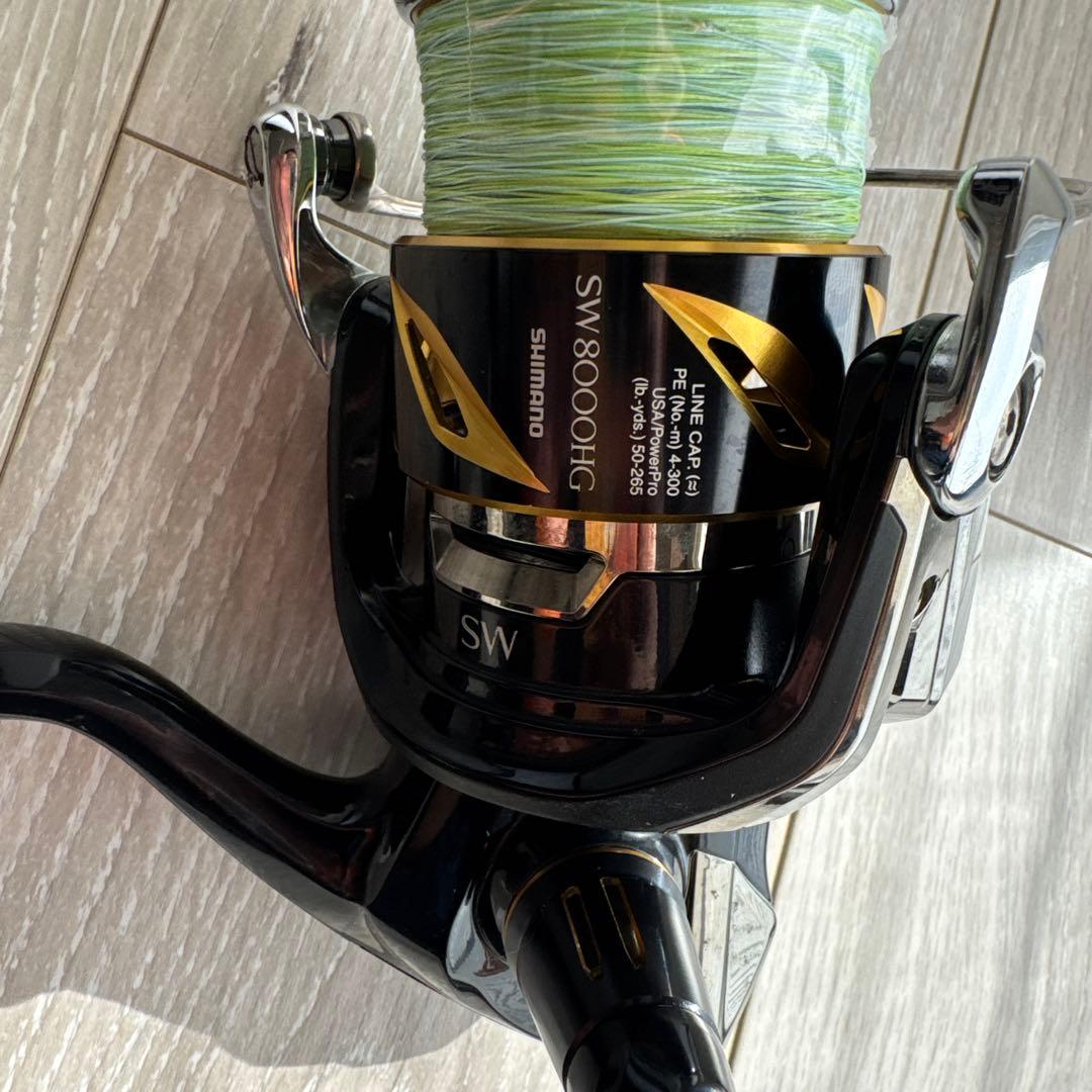 19STELLA SW 8000hgスピニングリール ブラック/ゴールド