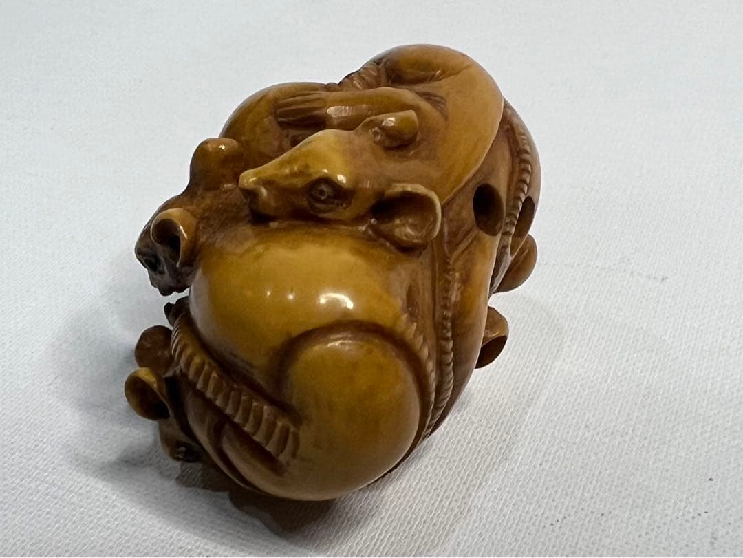 根付【河原明秀作】鼠のむれ ヤシャ染 天然素材 超絶技巧 高円宮コレクション