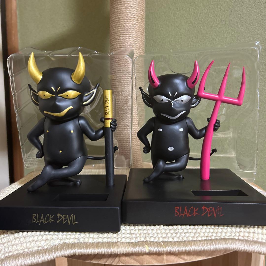 ブラックデビルフィギュア2 体　 ステッカー6枚