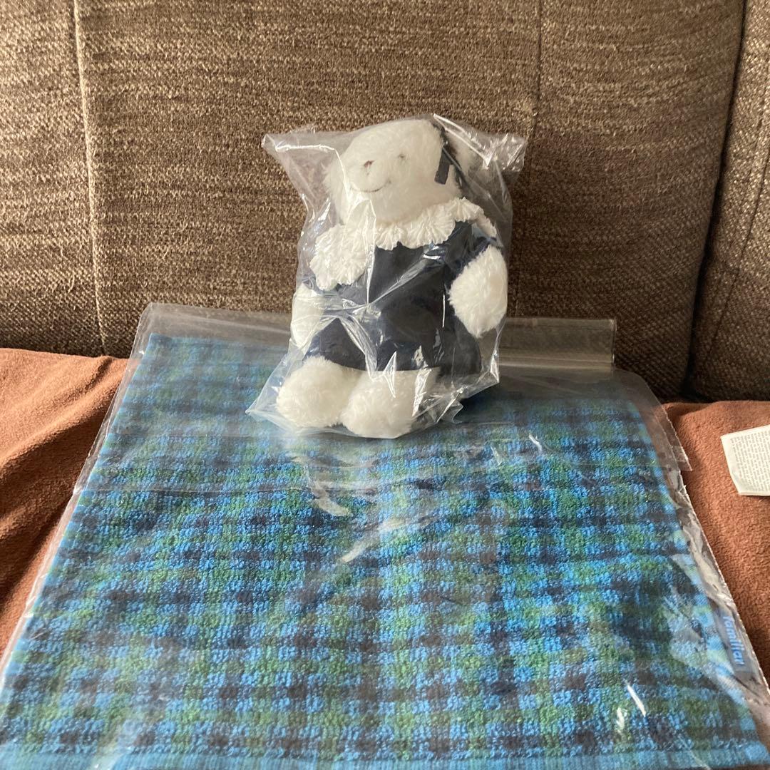 ホイップマスコットベアー〈yori × familiar〉＆タオルハンカチ2点