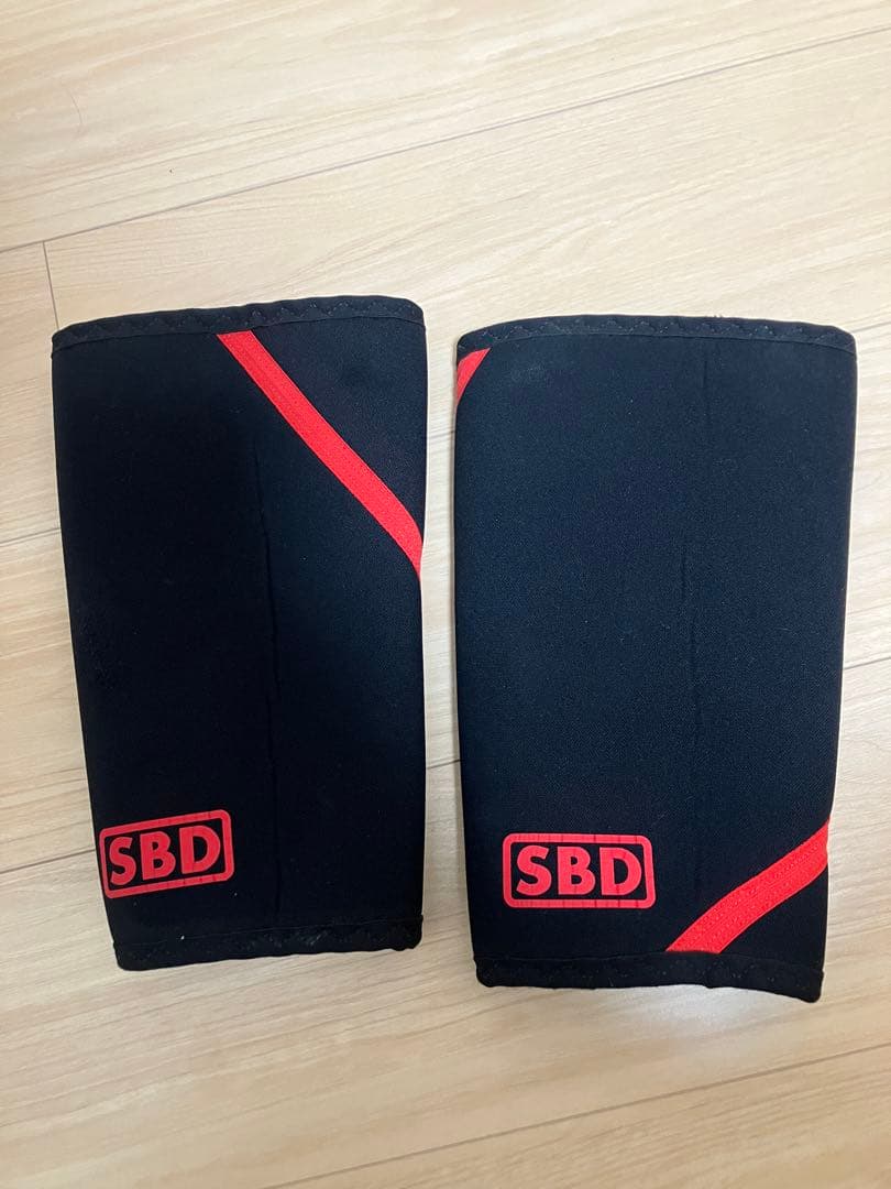 SBD ニースリーブ Lサイズ 黒/赤